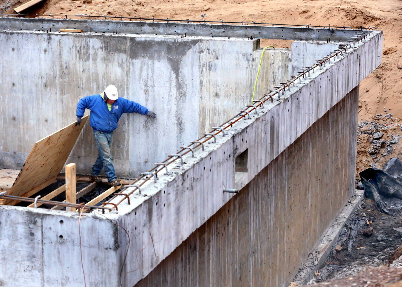 Veterans Memorial Pool Construction